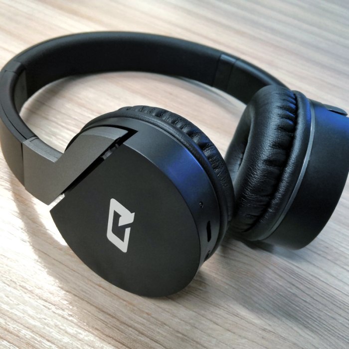 Qoltec Słuchawki bezprzewodowe nauszne z mikrofonem | BT | Super Bass | Czarne