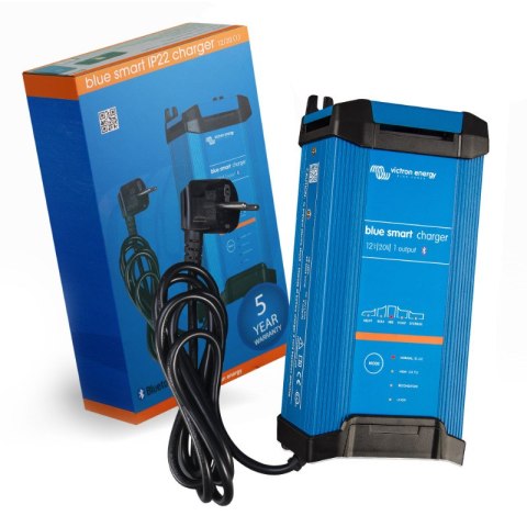 Blue Smart IP22 Charger 12/20 (1)